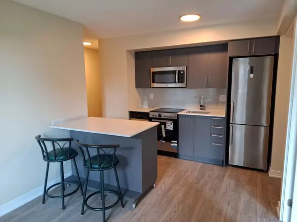 Toronto C06, ON M3H 0E2,38 Monte Kwinter CT #425