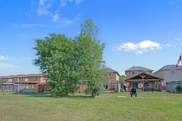 Pickering, ON L1X 2T7,1132 Gossamer DR