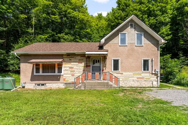 192 Monck ST, Bancroft, ON K0L 1C0
