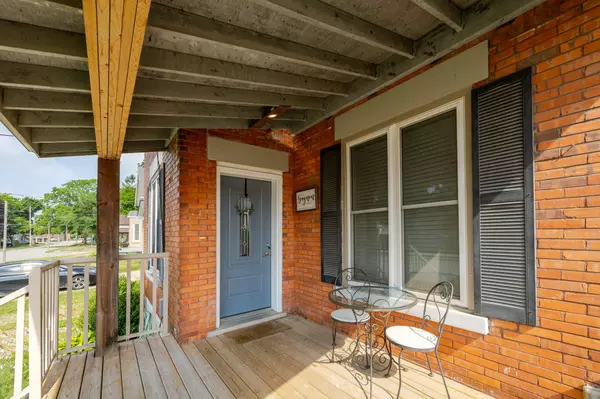 Aylmer, ON N5H 1C3,9 Walnut ST W