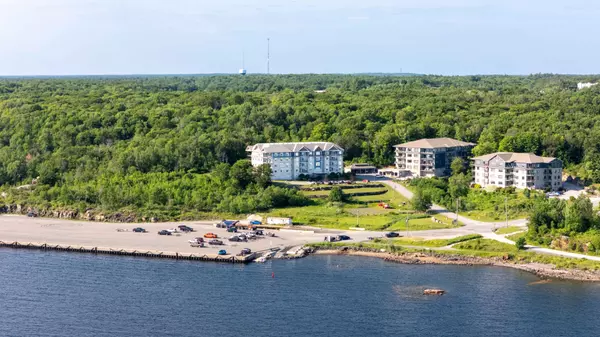 Parry Sound, ON P2A 3B6,11A Salt Dock RD #104