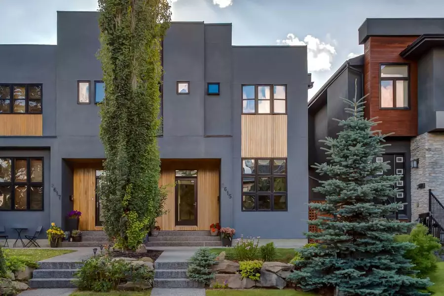 2615 32 ST SW, Calgary, AB T2E 2R8