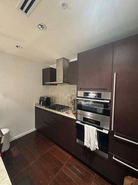 180 UNIVERSITY AVE #4604, Toronto C01, ON M5H 0A2