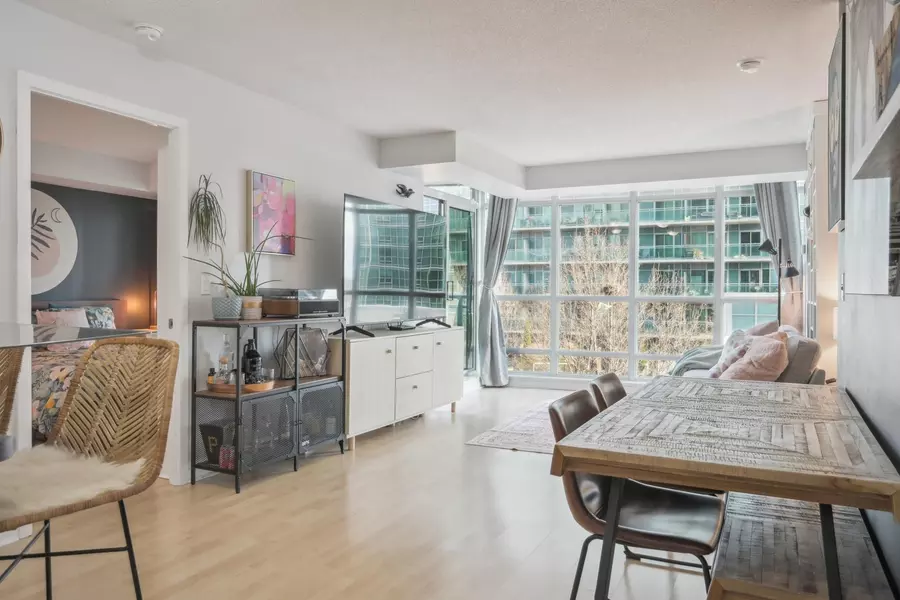 185 Legion RD N #608, Toronto W06, ON M8Y 0A1