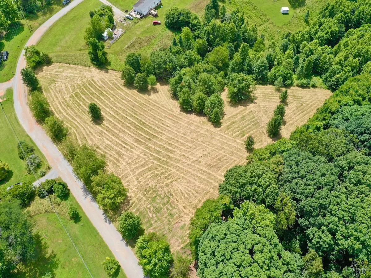 Vinton, VA 24179,0 Holiday Circle