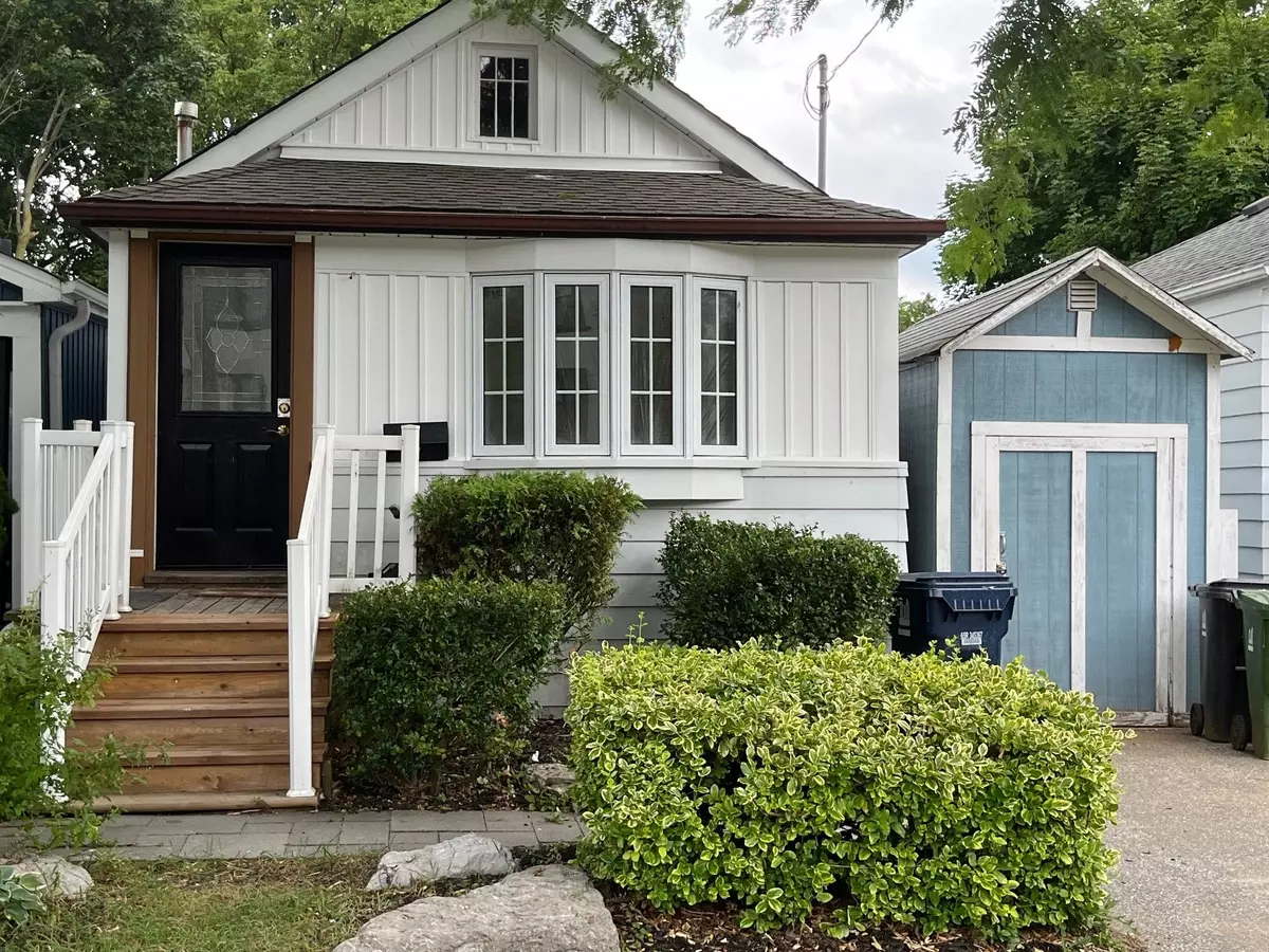 Toronto W06, ON M8W 1M2,17 Garden PL