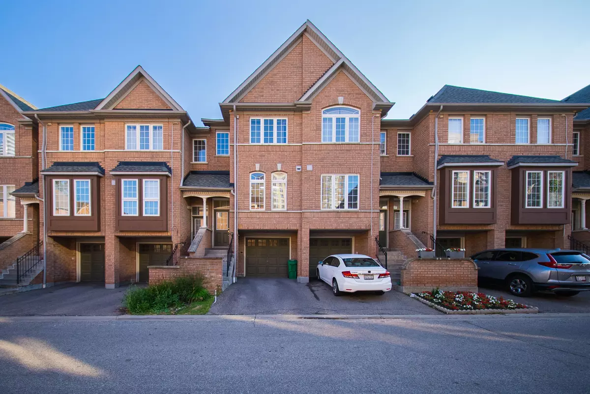 Mississauga, ON L5R 4E7,50 Strathaven DR #58