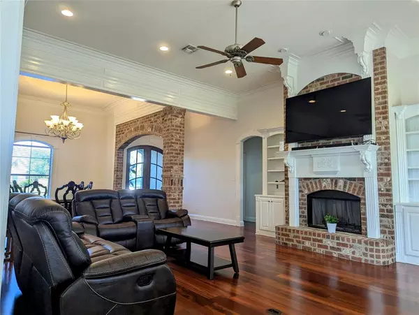 Shreveport, LA 71115,9383 Milbank Drive