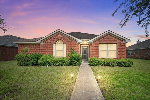1726 Brooks Drive,  Lancaster,  TX 75134