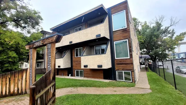2002 11 AVE SW #7, Calgary, AB T3P0P1