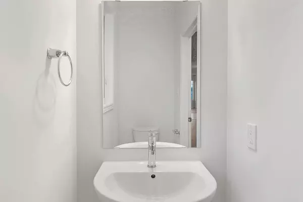 Oshawa, ON L1L 0V2,79 Bayardo DR