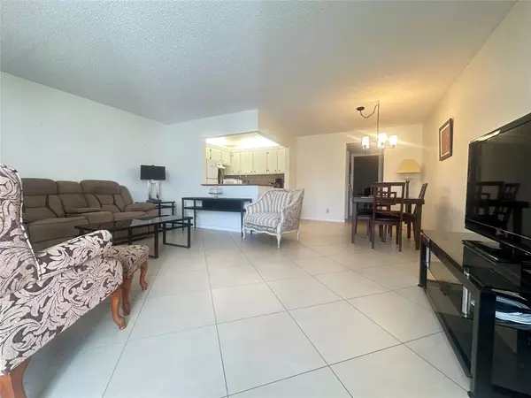27 Newport B #27, Deerfield Beach, FL 33442
