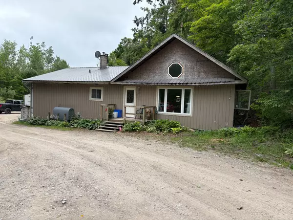 2089 Dwinnell RD, Barrie, ON L4M 4Y8