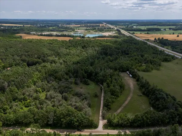 2089 Dwinnell RD, Barrie, ON L4M 4Y8