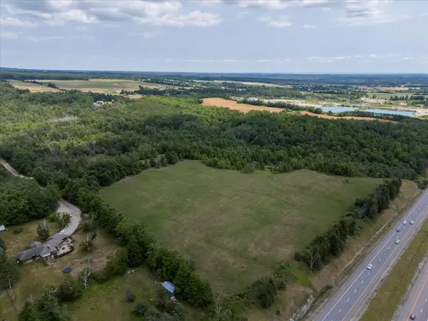 2089 Dwinnell RD, Barrie, ON L4M 4Y8