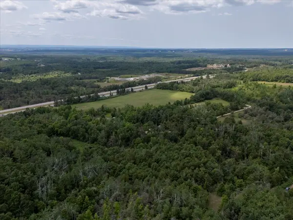 2089 Dwinnell RD, Barrie, ON L4M 4Y8