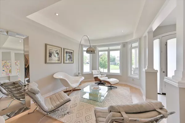 Mississauga, ON L5W 1T1,947 Brass Winds PL