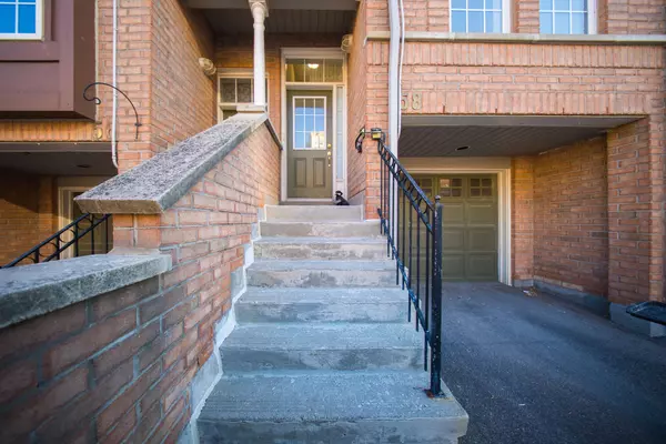 Mississauga, ON L5R 4E7,50 Strathaven DR #58