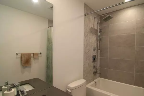 Oakville, ON L6H 3R7,2481 Taunton RD #1006