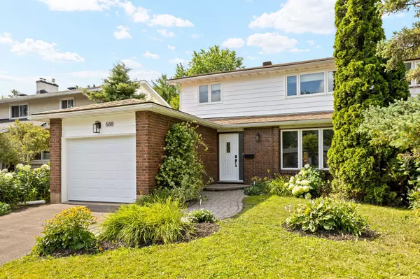 688 LAVERENDRYE DR, Beacon Hill North - South And Area, ON K1J 7X6
