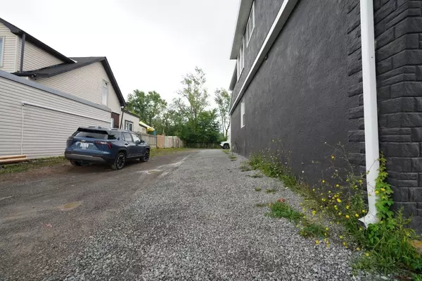 Welland, ON L3B 3X7,455 East Main ST ##4