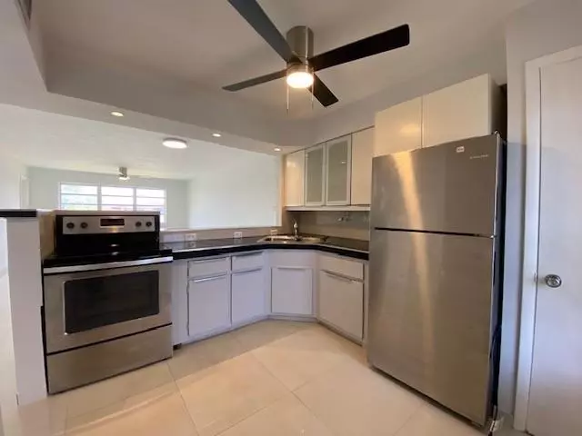 1530 NE 191st St #341, Miami, FL 33179