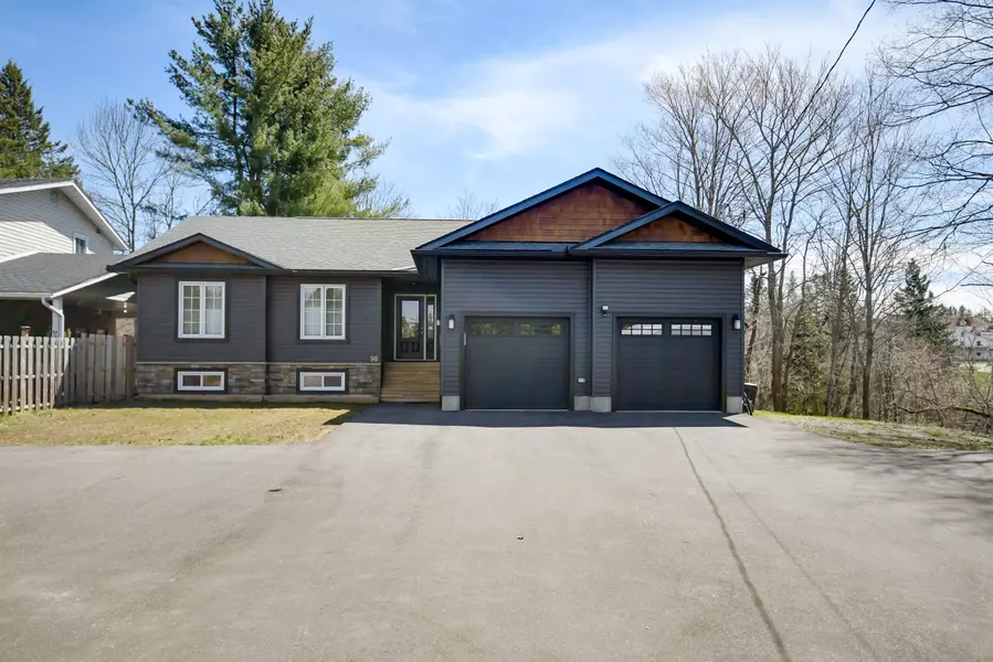 90 Ann ST, Bracebridge, ON P1L 1M1