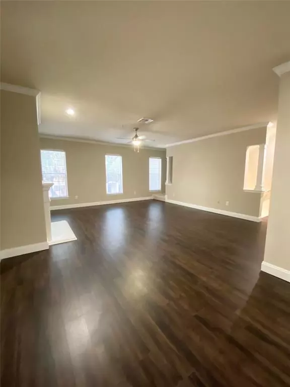 Dallas, TX 75225,5445 Caruth Haven Lane #923
