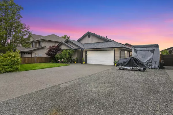 2664 Rydal Ave, Cumberland, BC V0R 1S0