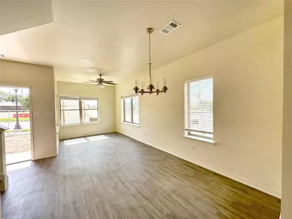 Fort Worth, TX 76110,1701 St Louis Avenue