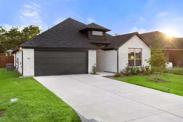 Italy, TX 76651,707 Escovedo Drive