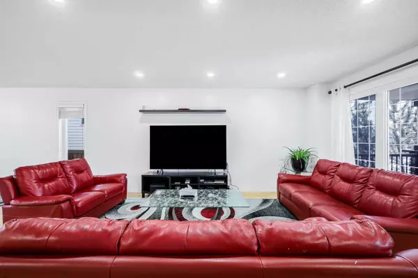 Calgary, AB T3P 1G7,102 Evansford GRV NW