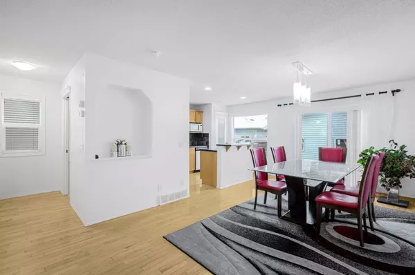 Calgary, AB T3P 1G7,102 Evansford GRV NW