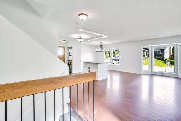 Calgary, AB T3A 2Z1,268 Edgeland RD NW