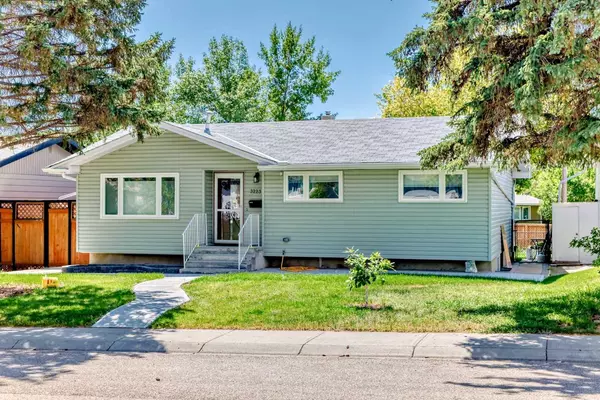 3223 Barr RD Northwest, Calgary, AB T2L 1M7