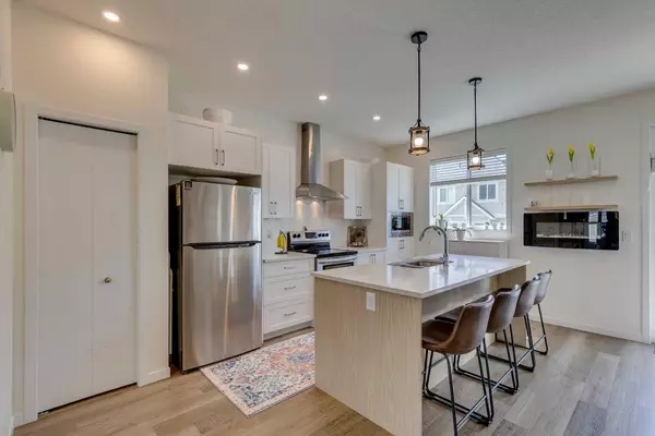 Airdrie, AB T4B 5G8,225 South Point PARK Southwest