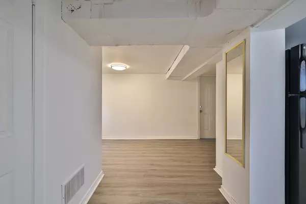 Toronto C06, ON M3H 2S3,627 Sheppard AVE #Basement