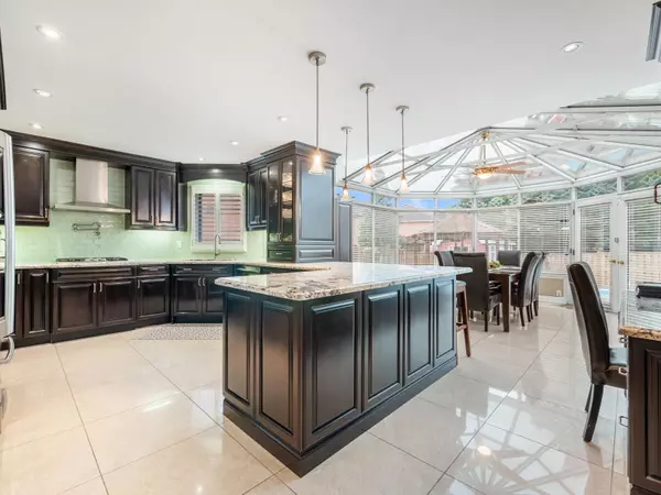 Vaughan, ON L4J 8B2,123 Hammerstone CRES