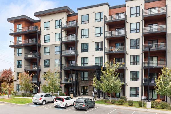 300 Essa RD #103, Barrie, ON L4J 0B9
