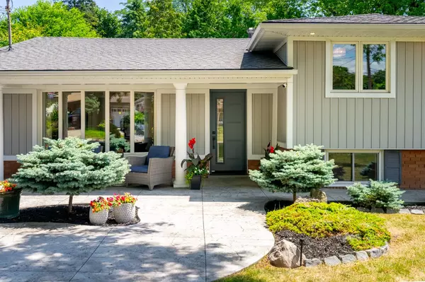 Burlington, ON L7T 3S1,1004 Marley CRES