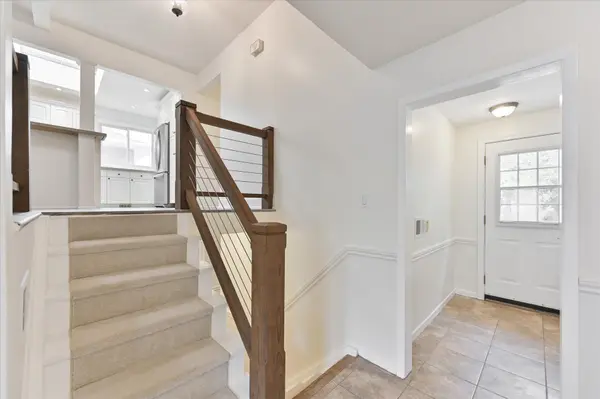 Burlington, ON L7L 4T8,338 Melores DR