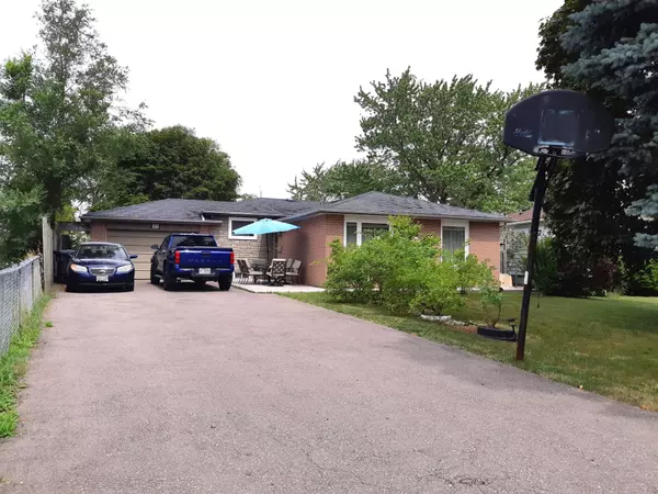 32 Dunblaine CRES, Brampton, ON L6T 3H2