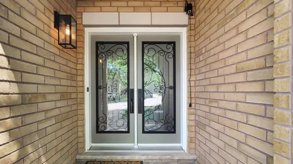 Brampton, ON L7A 2N8,22 Sawston CIR