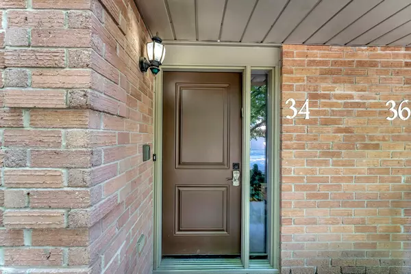 Hamilton, ON L9H 6W7,26 Moss BLVD #34