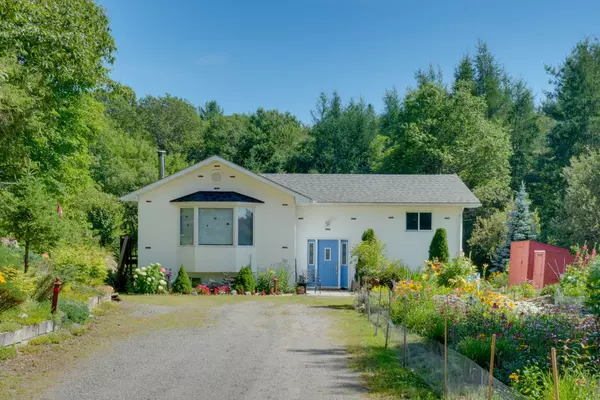 31 Stephenson Rd 2 RD E, Huntsville, ON P1H 2A8