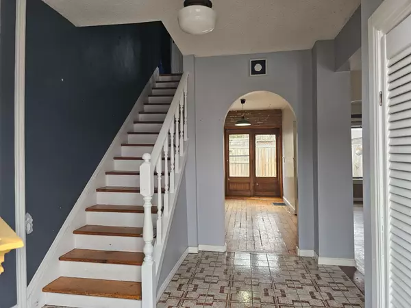 Hamilton, ON L8P 4J7,63 New ST