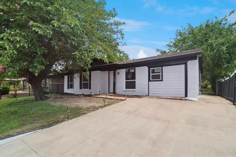 730 Bimebella Lane, Dallas, TX 75211