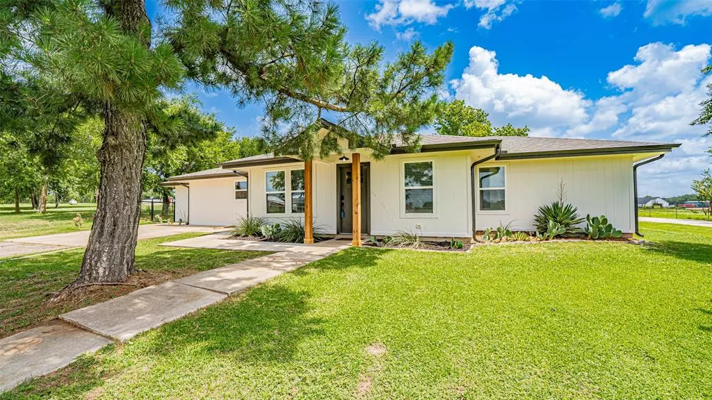 4200 Greenwood Road, Weatherford, TX 76088