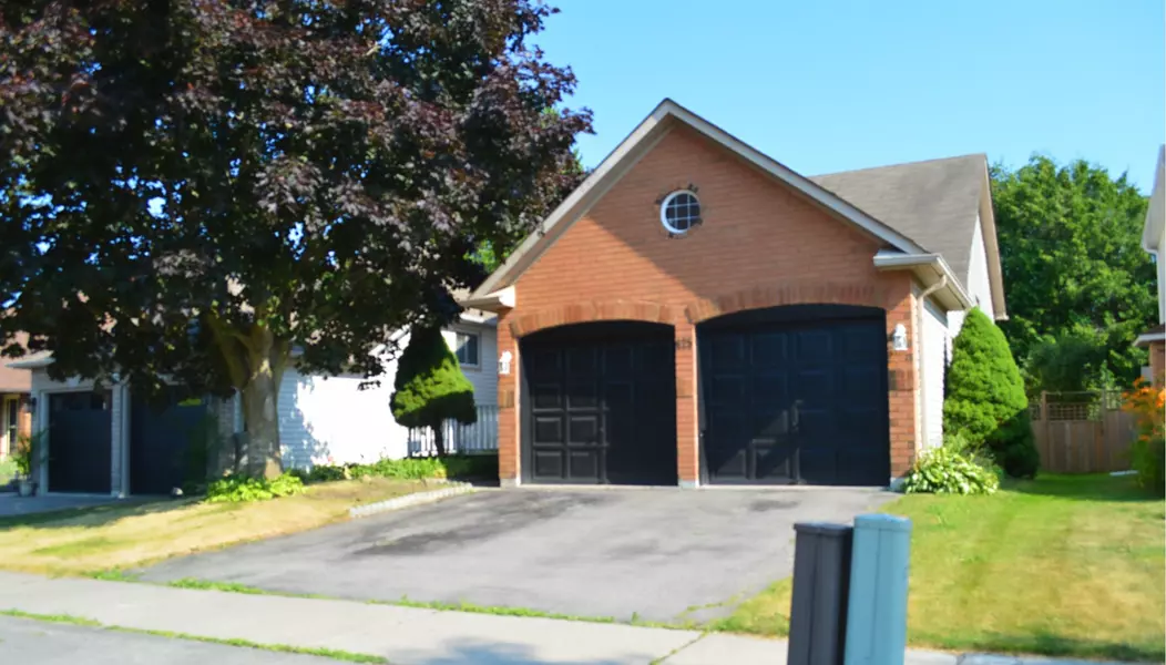 425 Elmwood CT N, Oshawa, ON L1G 7X8