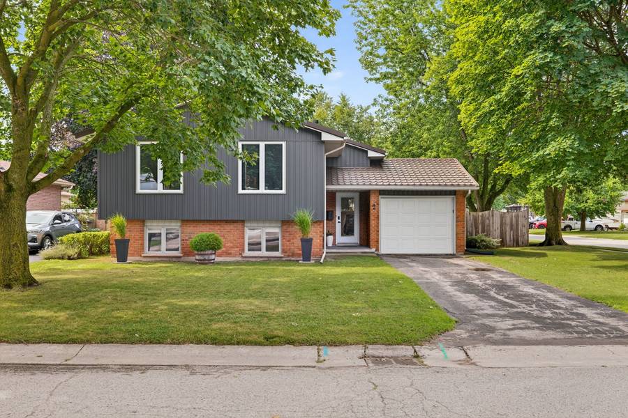 2 Arva CT, Strathroy-caradoc, ON N7G 3R7